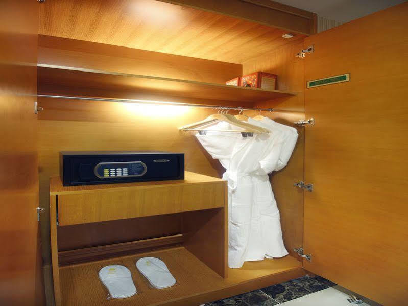 Hanting Express Sanya The First Market Branch Hotel Luaran gambar